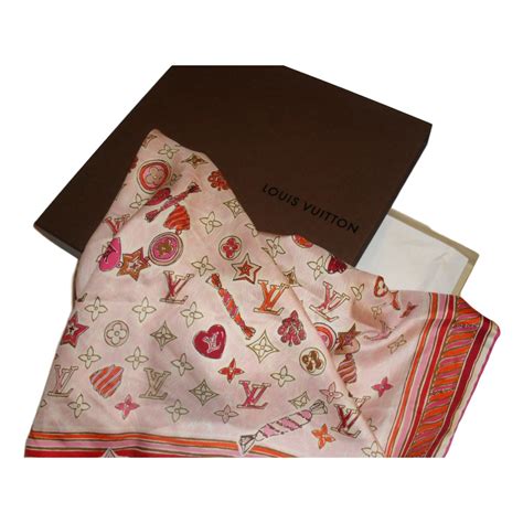 louis vuitton foulard con rose|louis vuitton perfume catalog.